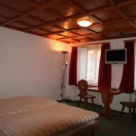 Gastehaus Peng Inn *